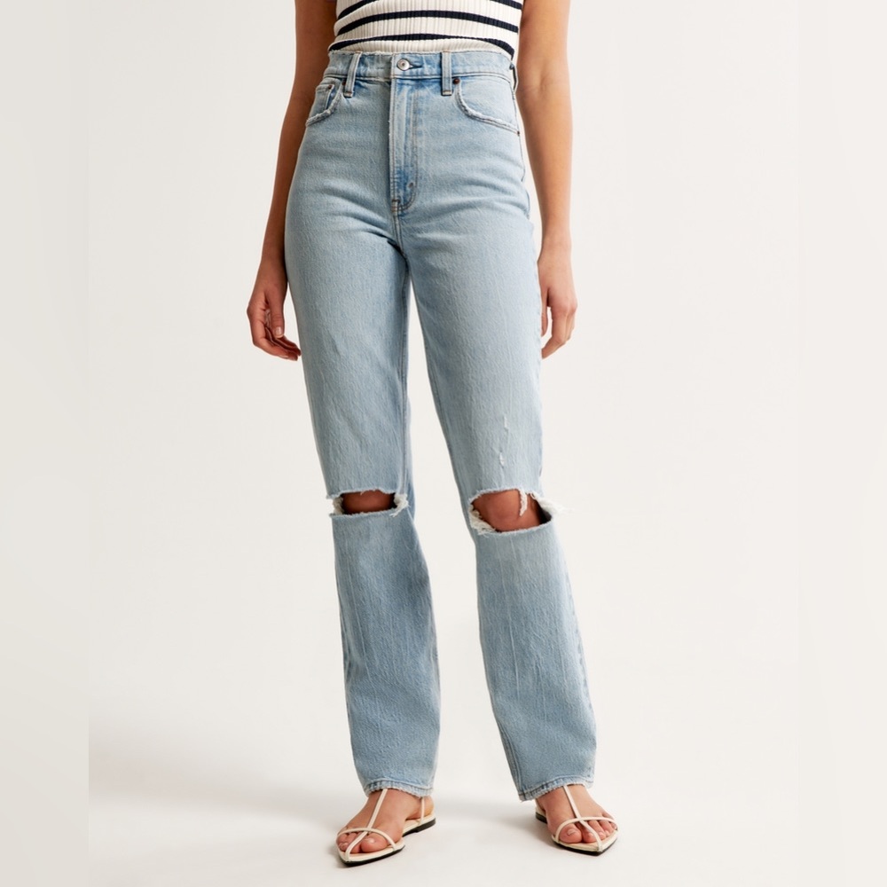 Abercrombie Ultra High Rise 90s Straight Jean - size 28 regular length